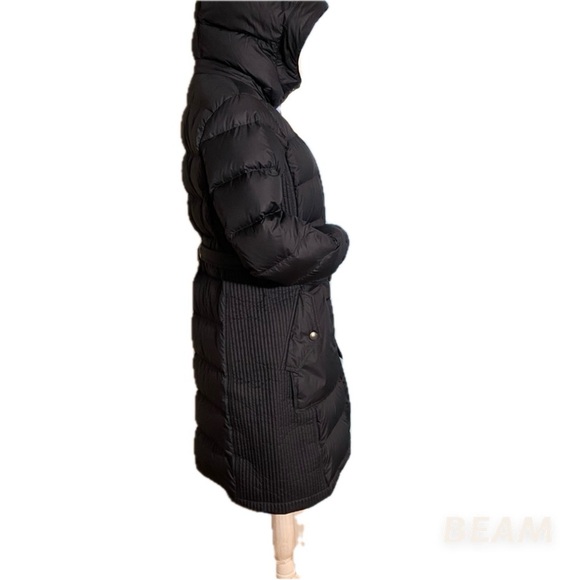 Authentic Burberry Down Coat Size M - Picture 3 of 15